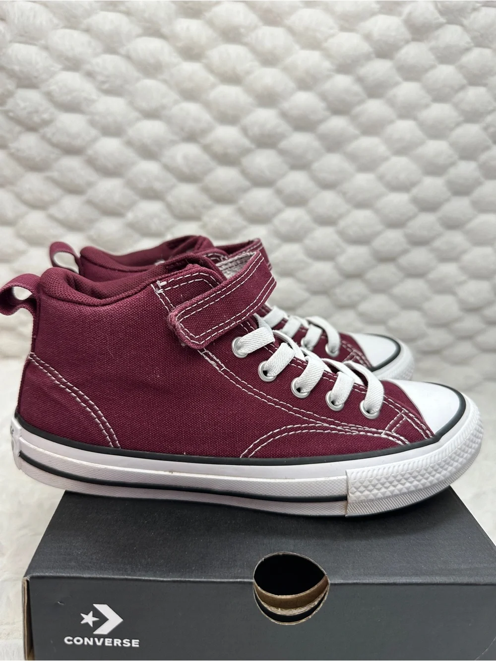Converse High Top Sneakers (Slip On) Size 2.5